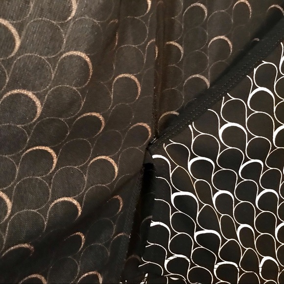 Nine West v-neck wrap top sleeveless geometric S - Picture 14 of 14